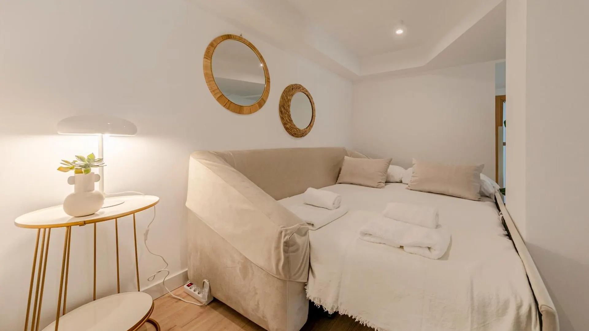 Isg Apartments Conde Negro 10 Seville