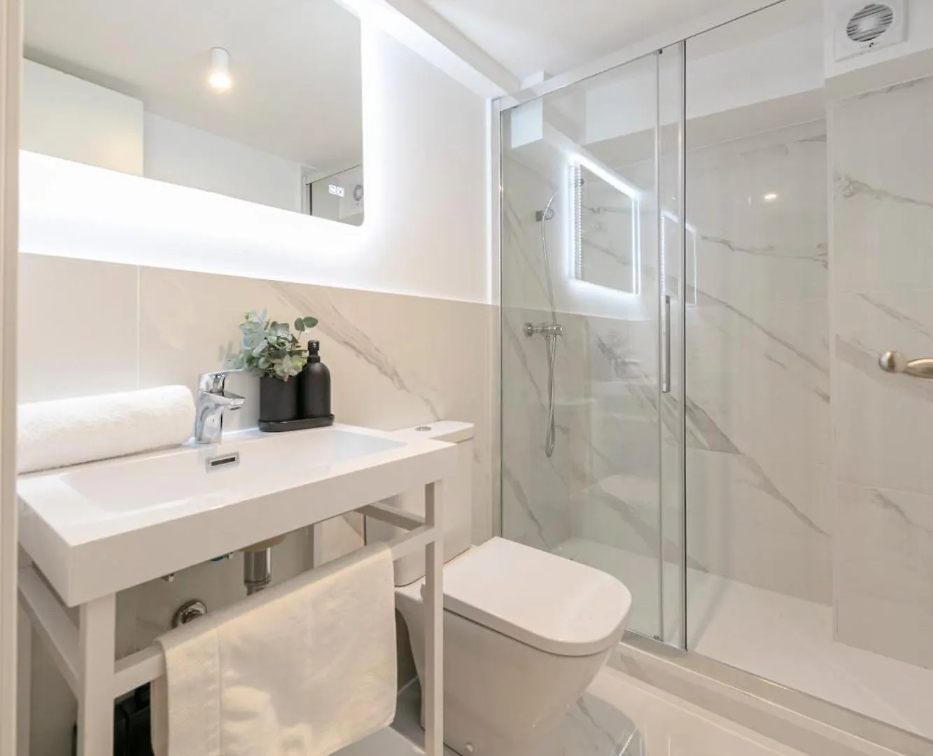 Isg Apartments Conde Negro 10 Seville