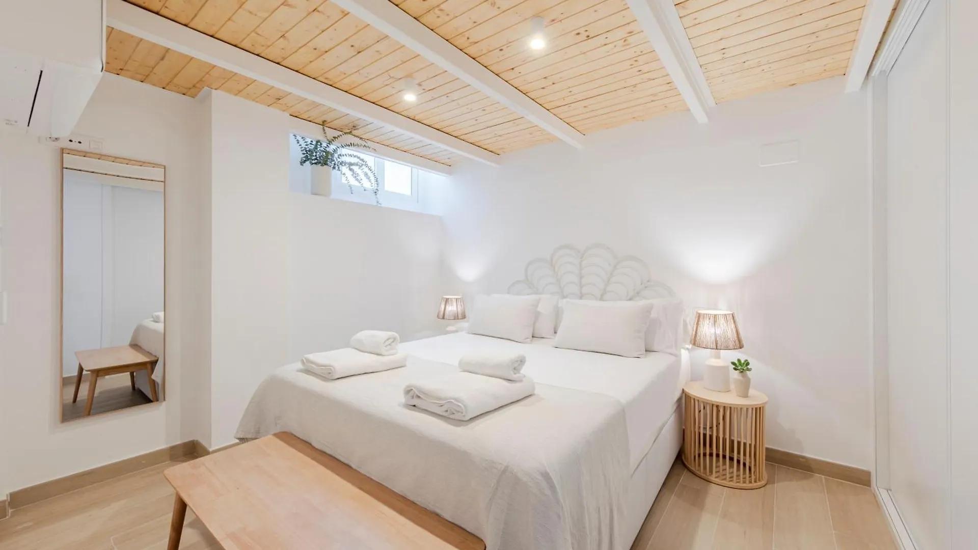 Isg Apartments Conde Negro 10 Seville