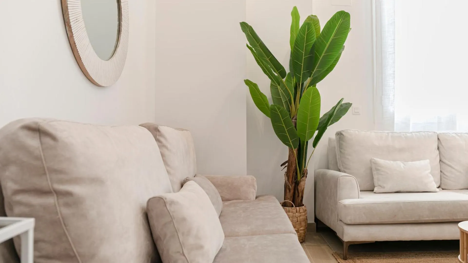 Isg Apartments Conde Negro 10 Seville