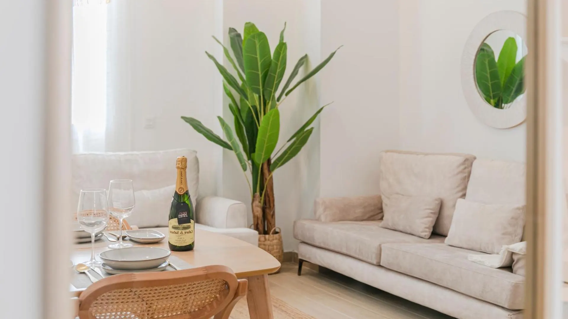 Isg Apartments Conde Negro 10 Seville