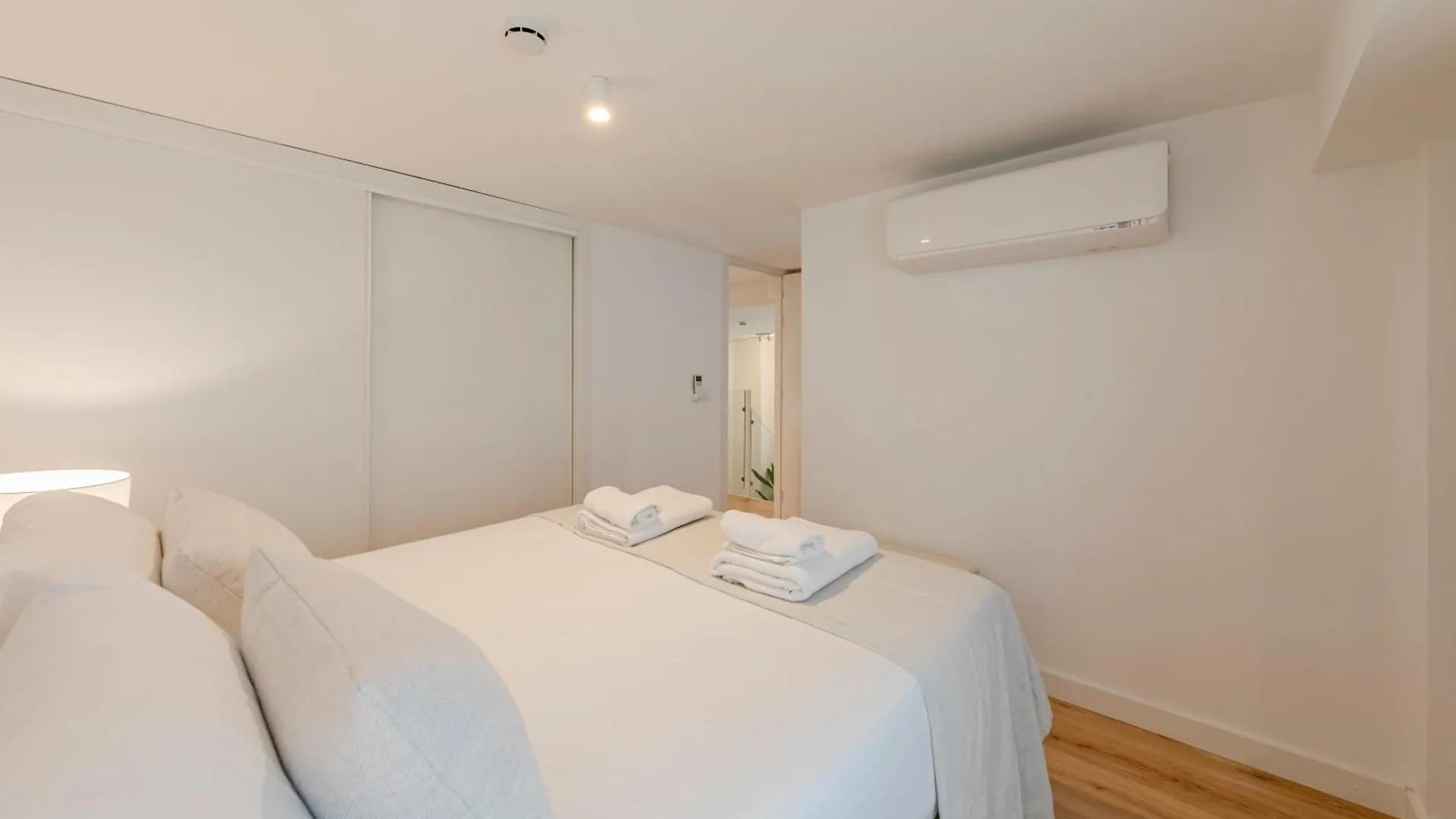 Isg Apartments Conde Negro 10 Seville