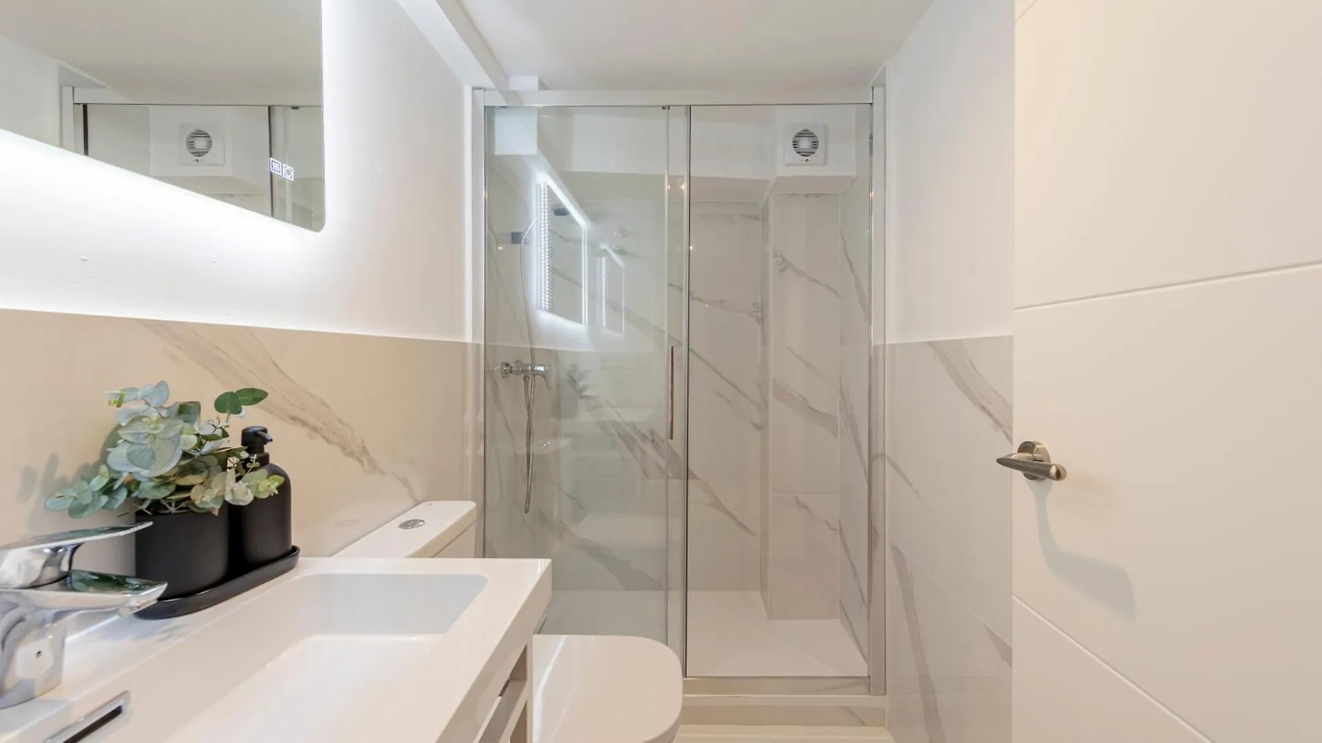 Isg Apartments Conde Negro 10 Seville